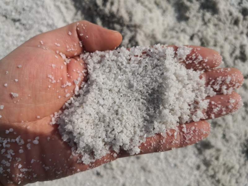 silica sand